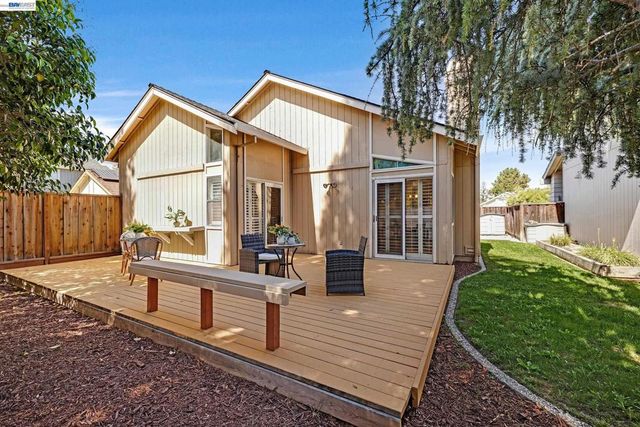 1816 Sinclair Dr, Pleasanton, CA 94588