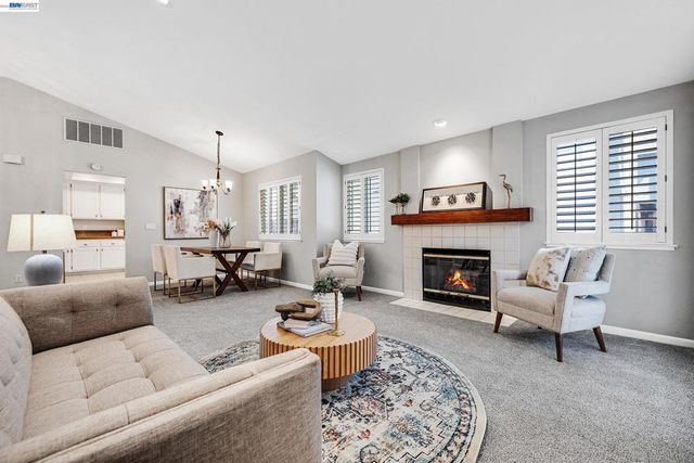 1816 Sinclair Dr, Pleasanton, CA 94588