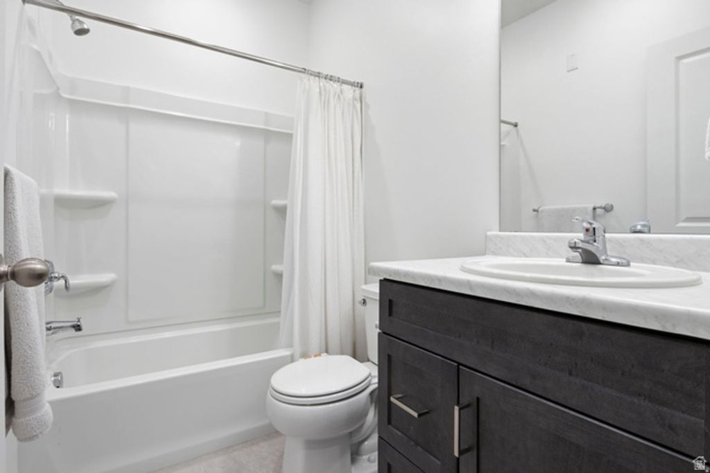 Image 19 of property listing at 8373 S IRIS LUMI LN #203, Midvale, UT 84047