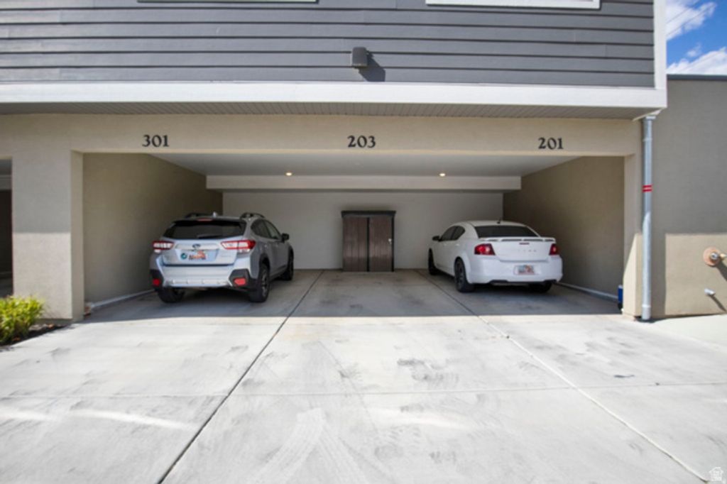 Image 3 of property listing at 8373 S IRIS LUMI LN #203, Midvale, UT 84047