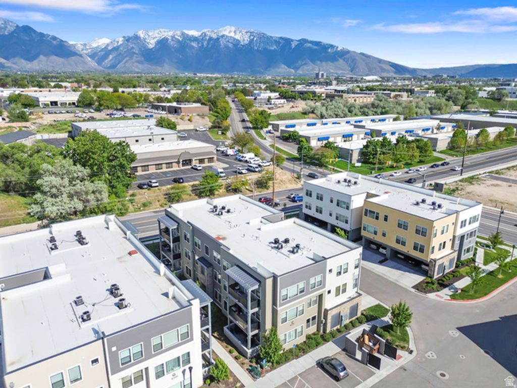 Image 22 of property listing at 8373 S IRIS LUMI LN #203, Midvale, UT 84047