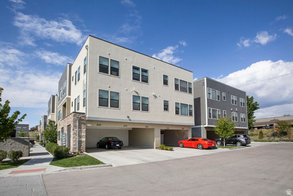Image 26 of property listing at 8373 S IRIS LUMI LN #203, Midvale, UT 84047