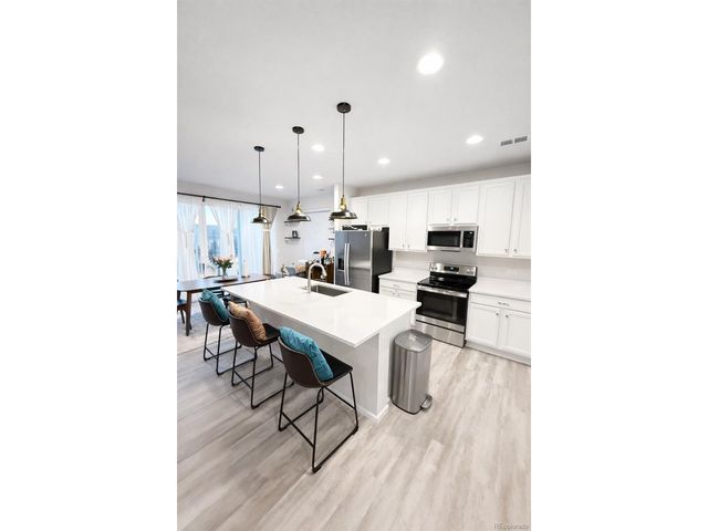 9803 Ceylon St, Commerce City, CO 80022