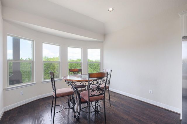 186 Brentwood DR, Austin, TX 78737