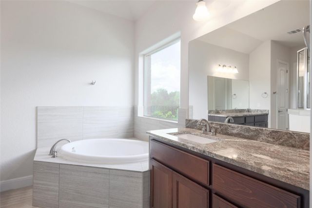 186 Brentwood DR, Austin, TX 78737