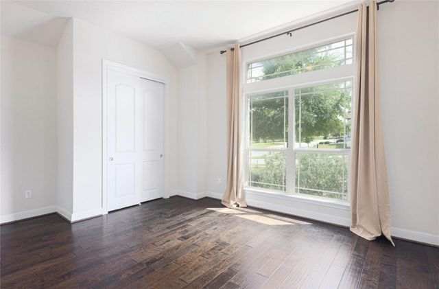 186 Brentwood DR, Austin, TX 78737