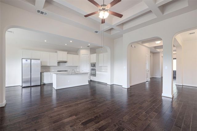 186 Brentwood DR, Austin, TX 78737