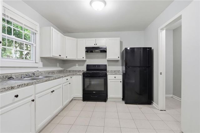 5202 Scarbrough Lane, Stone Mountain, GA 30088