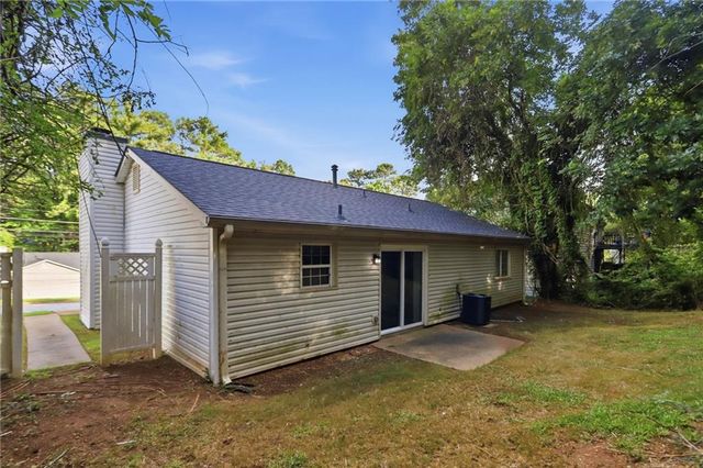 5202 Scarbrough Lane, Stone Mountain, GA 30088