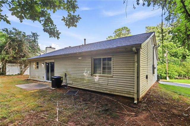 5202 Scarbrough Lane, Stone Mountain, GA 30088