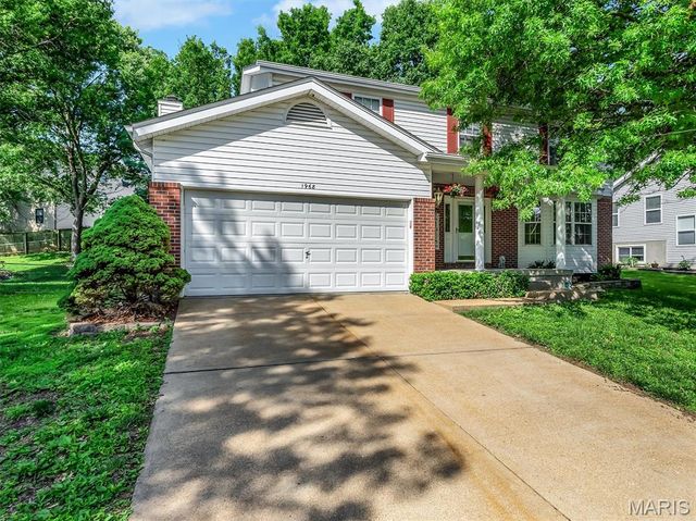 1968 Saint Johns Crossing, Arnold, MO 63010