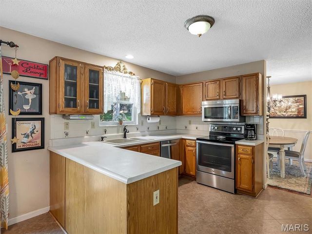 1968 Saint Johns Crossing, Arnold, MO 63010