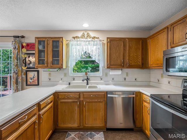 1968 Saint Johns Crossing, Arnold, MO 63010
