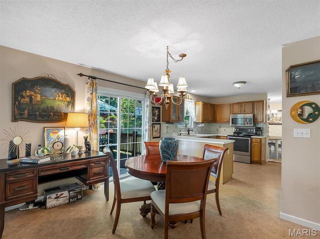1968 Saint Johns Crossing, Arnold, MO 63010