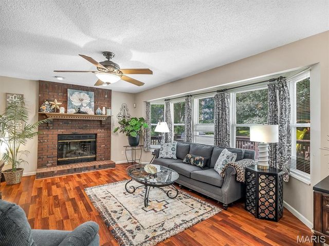 1968 Saint Johns Crossing, Arnold, MO 63010