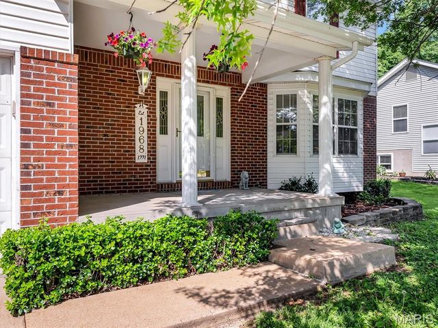1968 Saint Johns Crossing, Arnold, MO 63010