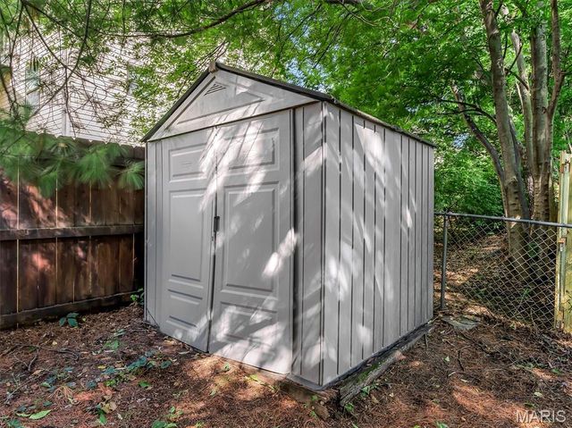 1968 Saint Johns Crossing, Arnold, MO 63010