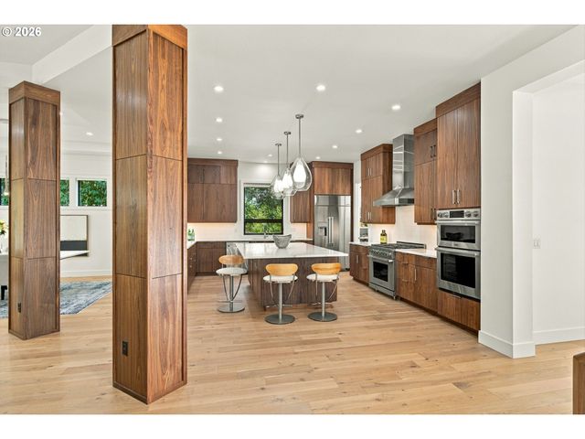 5455 CHILDS Rd, Lake Oswego, OR 97035
