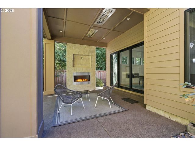 5455 CHILDS Rd, Lake Oswego, OR 97035