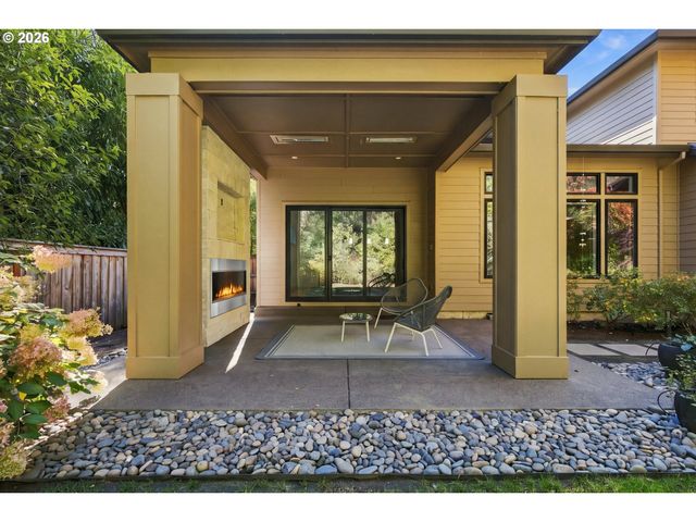 5455 CHILDS Rd, Lake Oswego, OR 97035