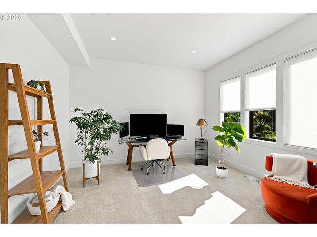 5455 CHILDS Rd, Lake Oswego, OR 97035