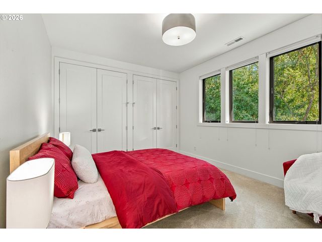 5455 CHILDS Rd, Lake Oswego, OR 97035