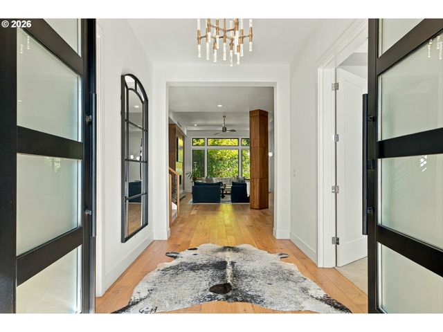 5455 CHILDS Rd, Lake Oswego, OR 97035