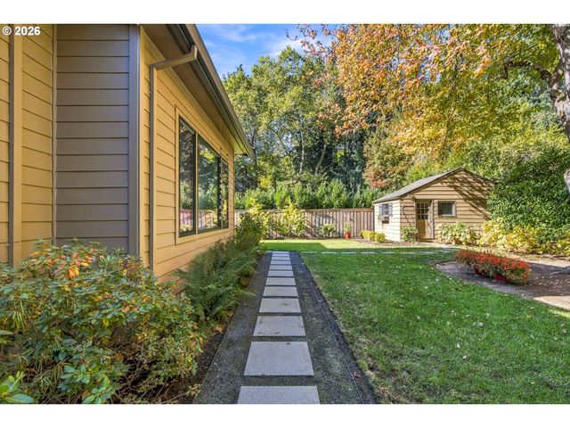 5455 CHILDS Rd, Lake Oswego, OR 97035