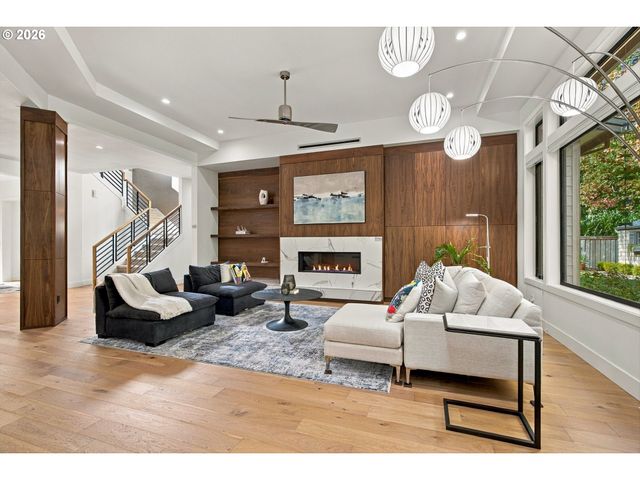 5455 CHILDS Rd, Lake Oswego, OR 97035