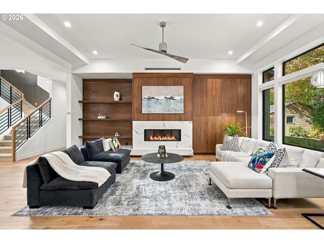 5455 CHILDS Rd, Lake Oswego, OR 97035