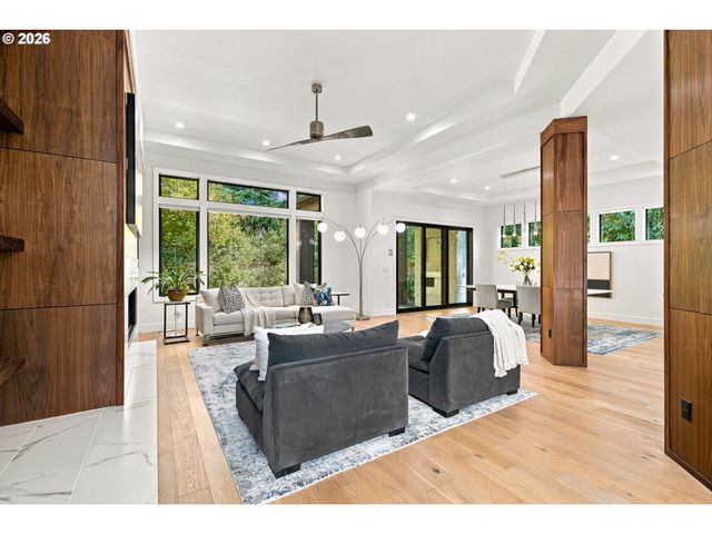 5455 CHILDS Rd, Lake Oswego, OR 97035