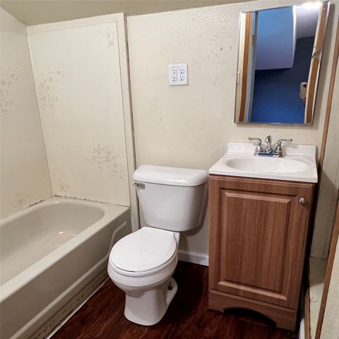 2403 36th Street, Des Moines, IA 50310