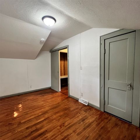 2403 36th Street, Des Moines, IA 50310