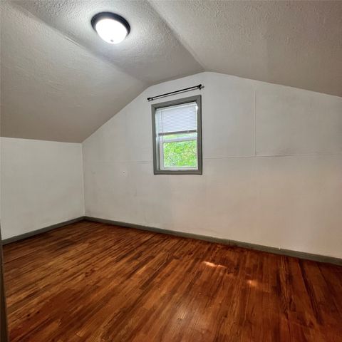 2403 36th Street, Des Moines, IA 50310
