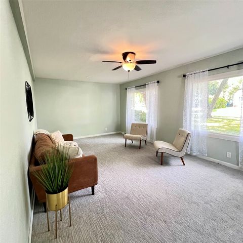 2403 36th Street, Des Moines, IA 50310
