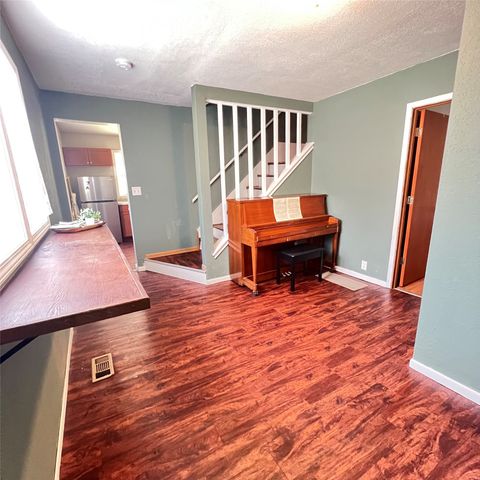 2403 36th Street, Des Moines, IA 50310