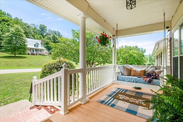 6985 Old Mountain Ash Pike, Williamsburg, KY 40769