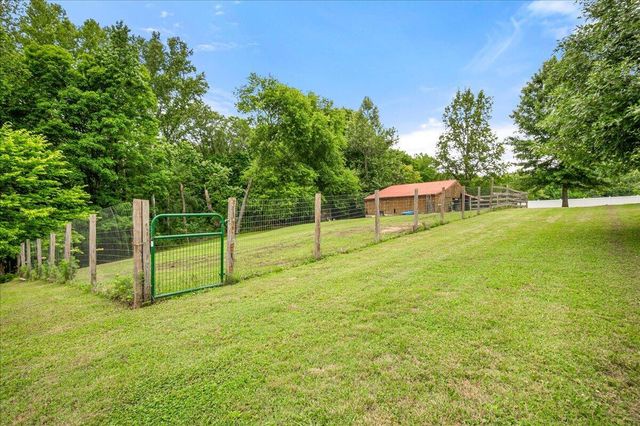 6985 Old Mountain Ash Pike, Williamsburg, KY 40769