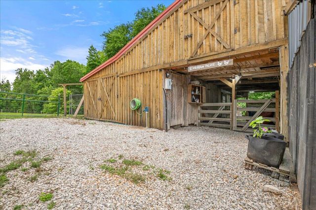 6985 Old Mountain Ash Pike, Williamsburg, KY 40769
