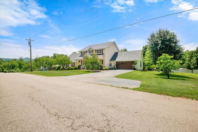 6985 Old Mountain Ash Pike, Williamsburg, KY 40769