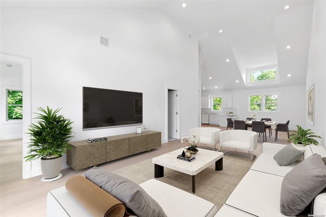 21 Montauk Hwy #2 2, Westhampton, NY 11977