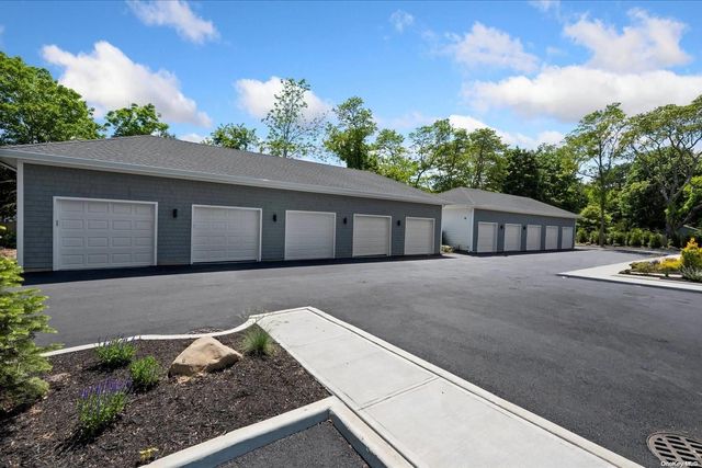 21 Montauk Hwy #2 2, Westhampton, NY 11977