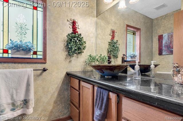9925 Timothy Lane, South Lyon, MI 48178