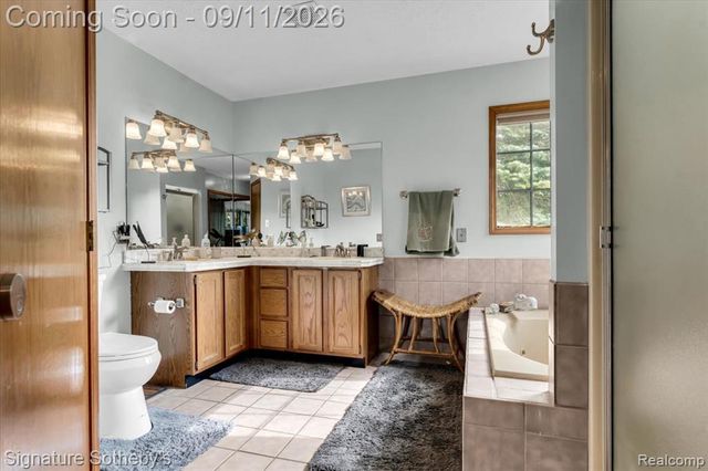 9925 Timothy Lane, South Lyon, MI 48178
