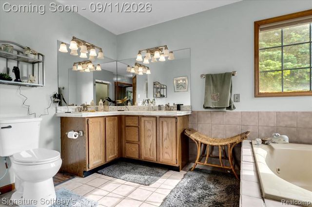 9925 Timothy Lane, South Lyon, MI 48178