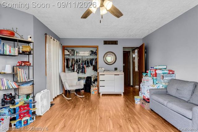 9925 Timothy Lane, South Lyon, MI 48178