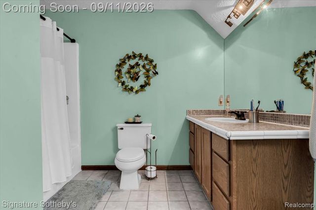 9925 Timothy Lane, South Lyon, MI 48178