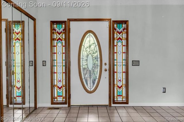 9925 Timothy Lane, South Lyon, MI 48178