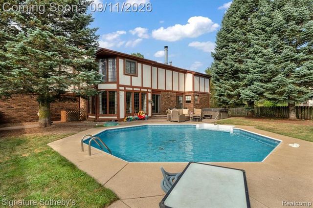 9925 Timothy Lane, South Lyon, MI 48178