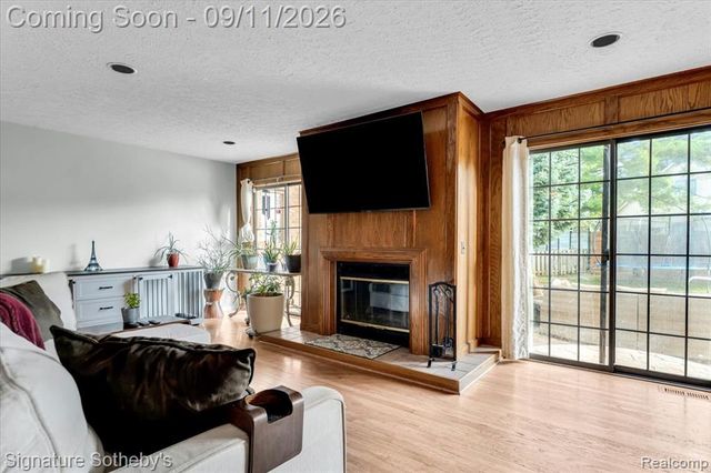 9925 Timothy Lane, South Lyon, MI 48178